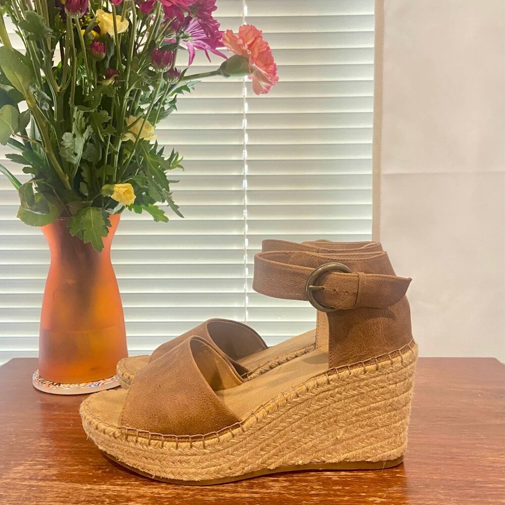 White Mountain Espadrille Wedges